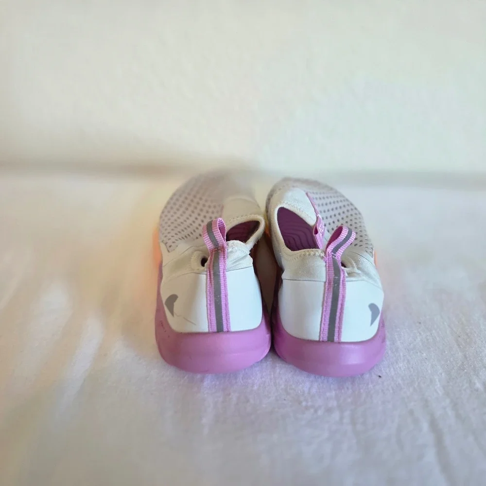 Rugged Shark Aqua-Flo Water Shoes Girls Size 6 Grey Pink Rainbow Ombre Slip On